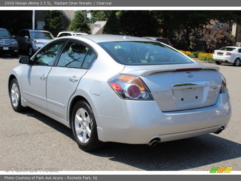 Radiant Silver Metallic / Charcoal 2009 Nissan Altima 3.5 SL