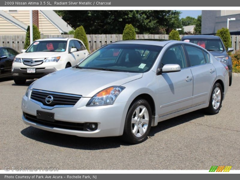 Radiant Silver Metallic / Charcoal 2009 Nissan Altima 3.5 SL