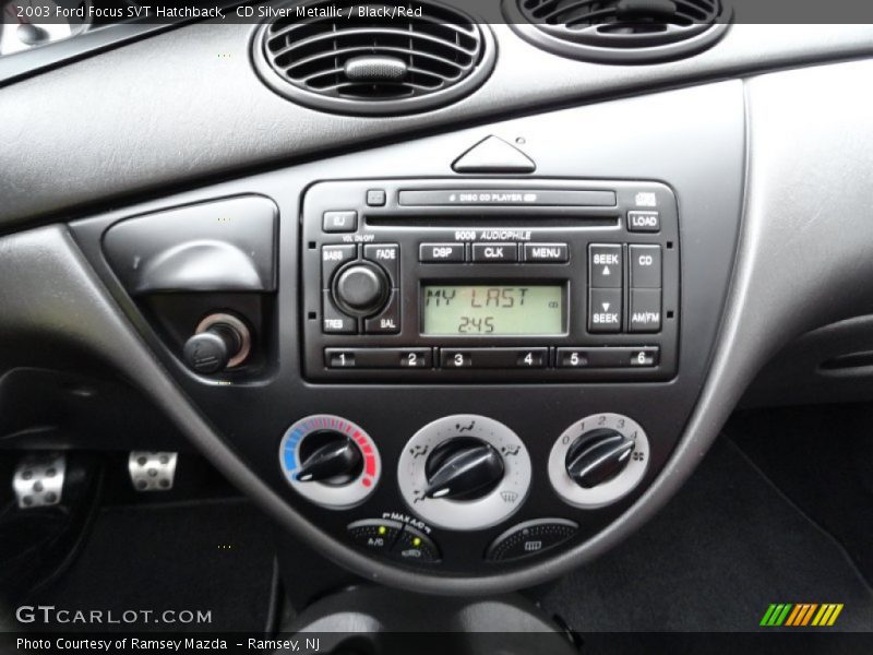 Controls of 2003 Focus SVT Hatchback