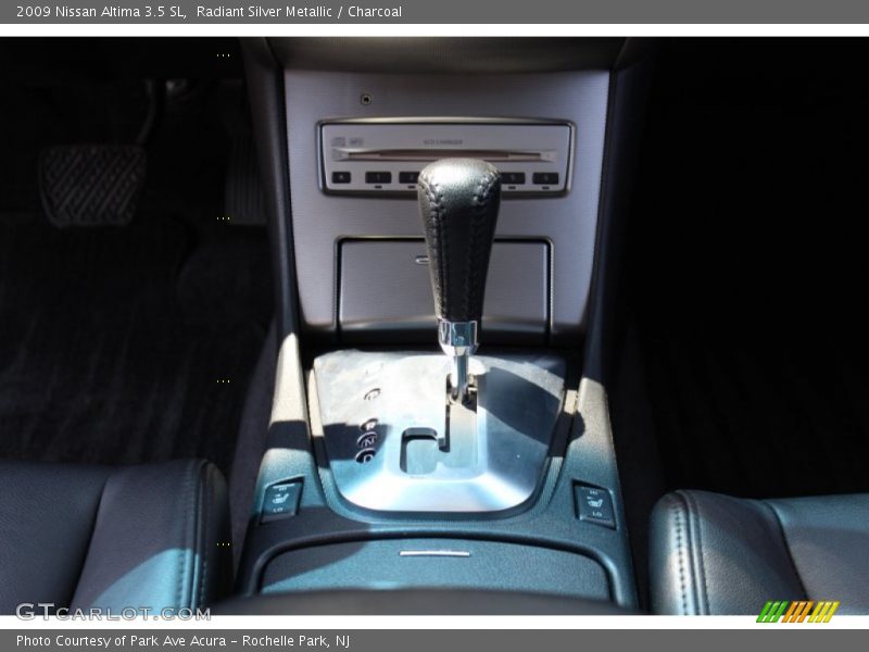 Radiant Silver Metallic / Charcoal 2009 Nissan Altima 3.5 SL