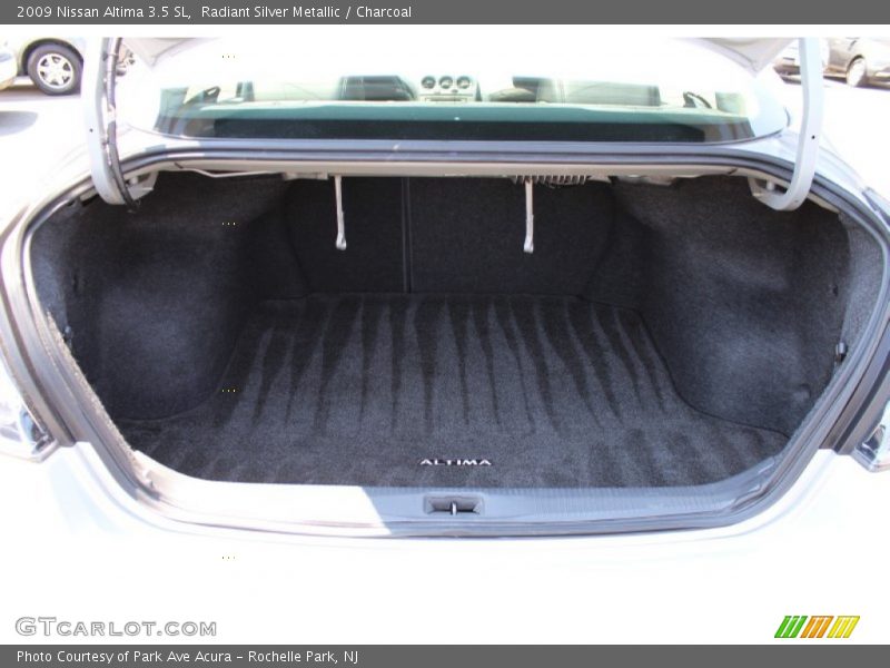 Radiant Silver Metallic / Charcoal 2009 Nissan Altima 3.5 SL