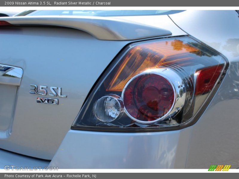Radiant Silver Metallic / Charcoal 2009 Nissan Altima 3.5 SL