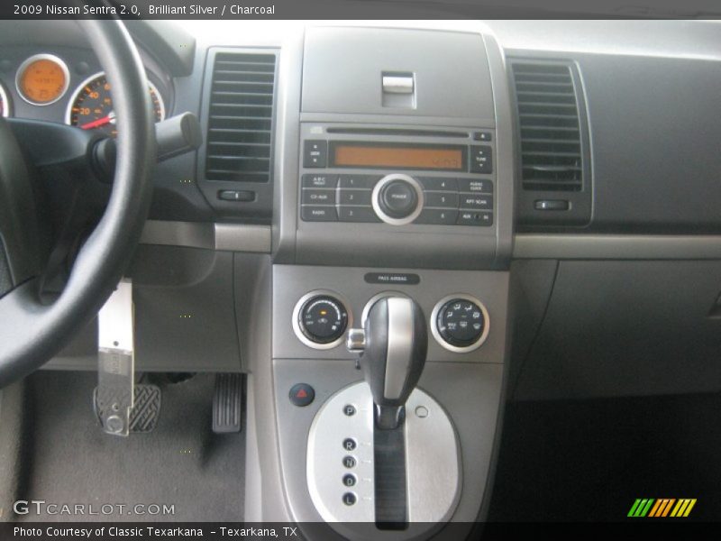 Brilliant Silver / Charcoal 2009 Nissan Sentra 2.0