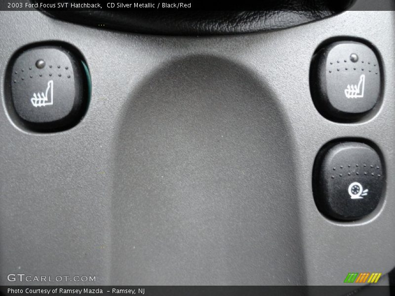 Controls of 2003 Focus SVT Hatchback