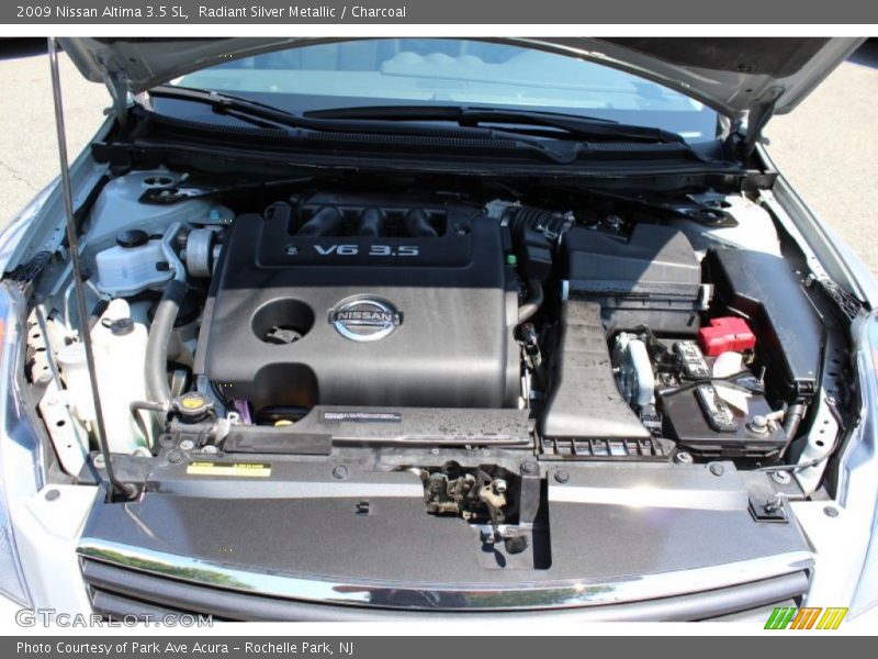 Radiant Silver Metallic / Charcoal 2009 Nissan Altima 3.5 SL