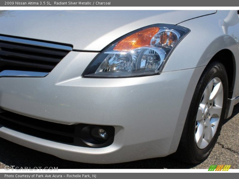 Radiant Silver Metallic / Charcoal 2009 Nissan Altima 3.5 SL