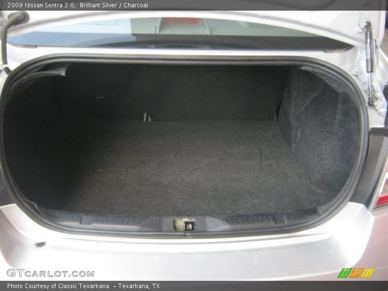 Brilliant Silver / Charcoal 2009 Nissan Sentra 2.0