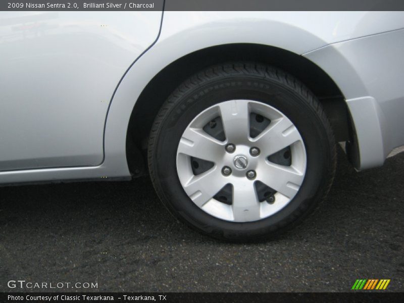 Brilliant Silver / Charcoal 2009 Nissan Sentra 2.0