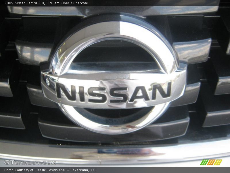 Brilliant Silver / Charcoal 2009 Nissan Sentra 2.0