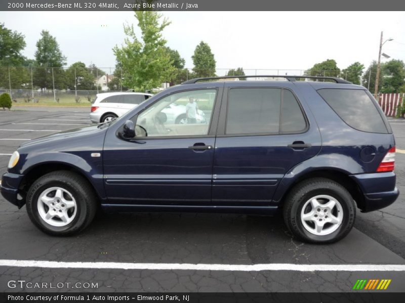 Azure Blue Metallic / Java 2000 Mercedes-Benz ML 320 4Matic