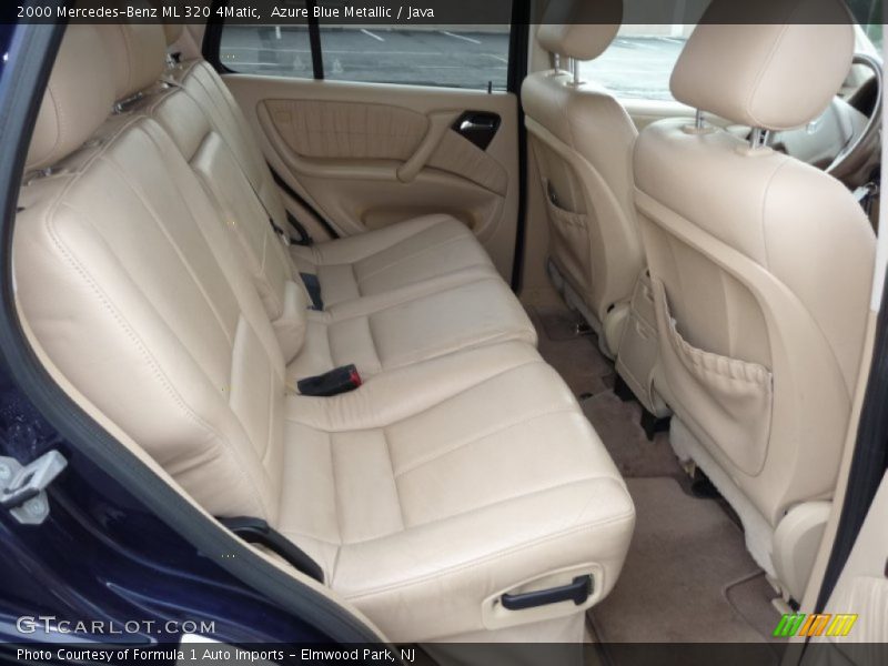 Azure Blue Metallic / Java 2000 Mercedes-Benz ML 320 4Matic