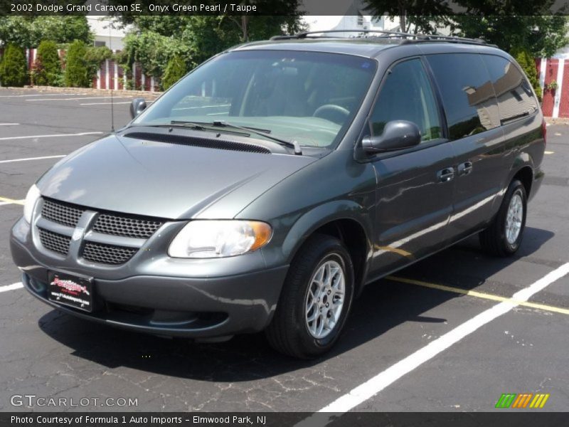 Onyx Green Pearl / Taupe 2002 Dodge Grand Caravan SE