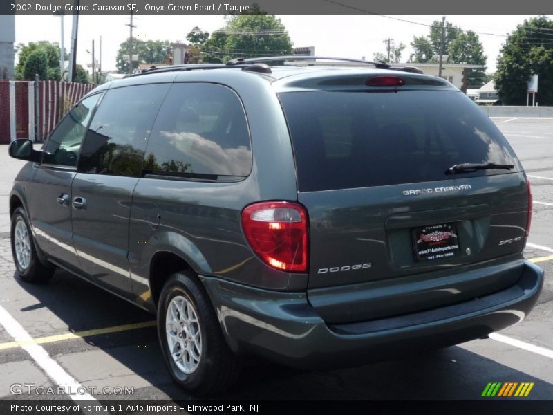 Onyx Green Pearl / Taupe 2002 Dodge Grand Caravan SE