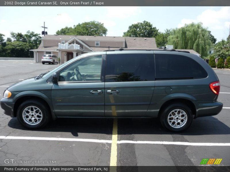 Onyx Green Pearl / Taupe 2002 Dodge Grand Caravan SE