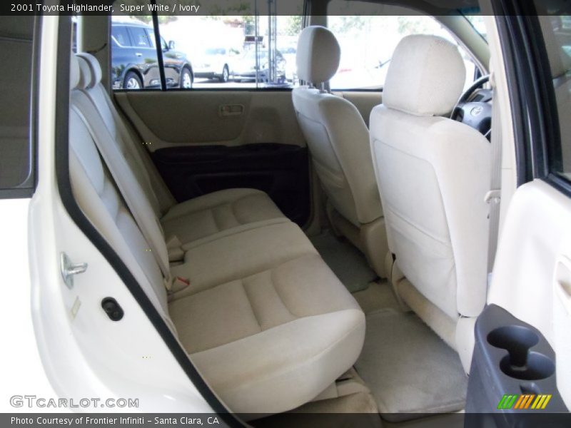 Super White / Ivory 2001 Toyota Highlander