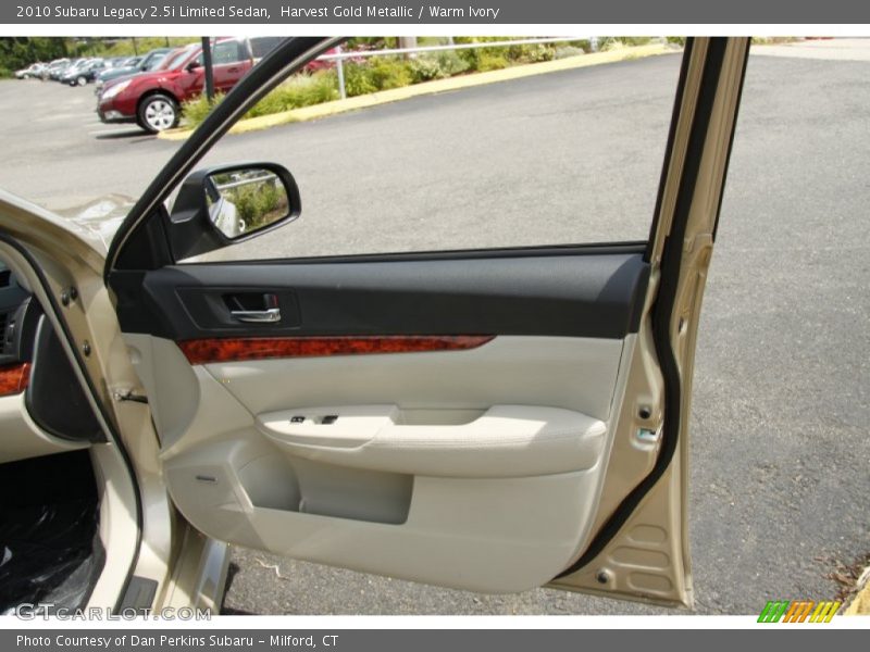 Harvest Gold Metallic / Warm Ivory 2010 Subaru Legacy 2.5i Limited Sedan
