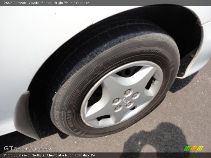 Bright White / Graphite 2002 Chevrolet Cavalier Sedan