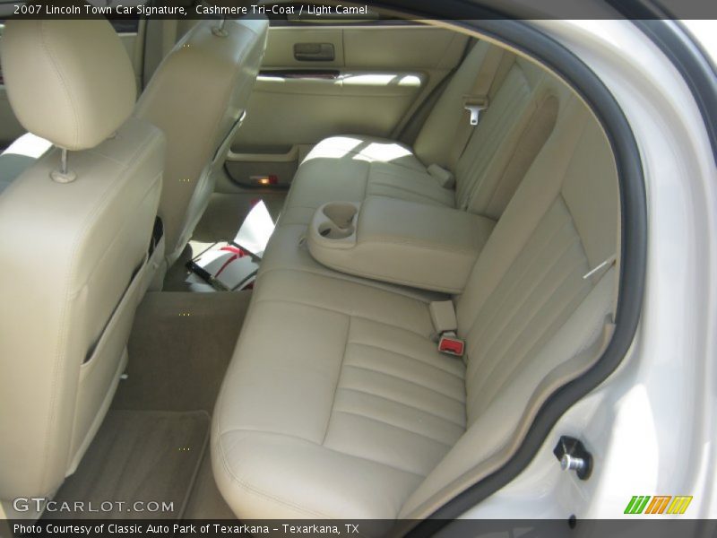 Cashmere Tri-Coat / Light Camel 2007 Lincoln Town Car Signature