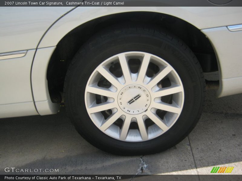Cashmere Tri-Coat / Light Camel 2007 Lincoln Town Car Signature
