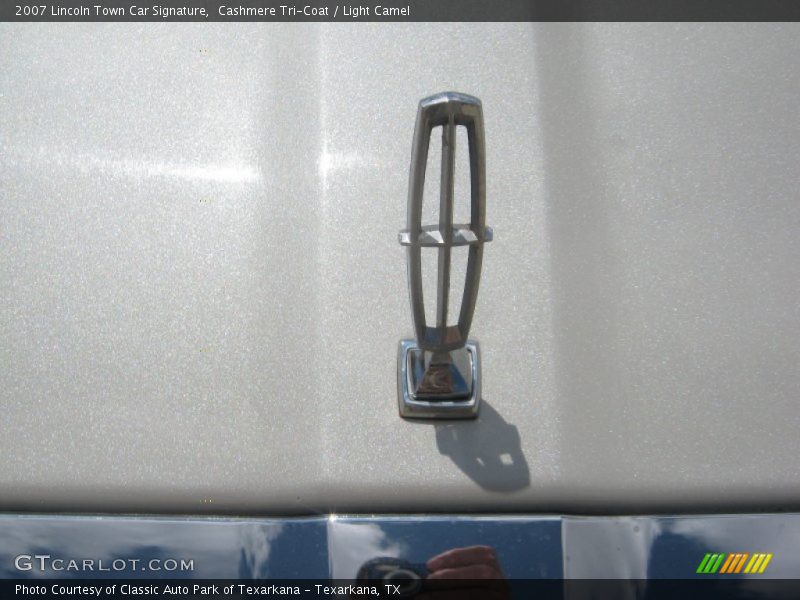 Cashmere Tri-Coat / Light Camel 2007 Lincoln Town Car Signature