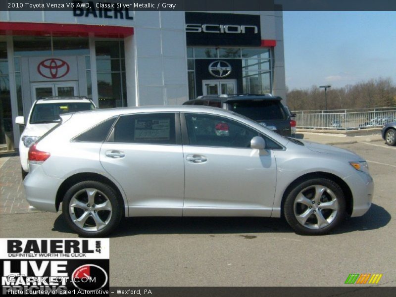 Classic Silver Metallic / Gray 2010 Toyota Venza V6 AWD