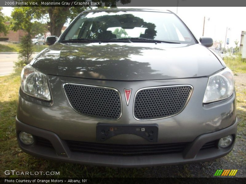 Moonstone Gray / Graphite Black 2006 Pontiac Vibe