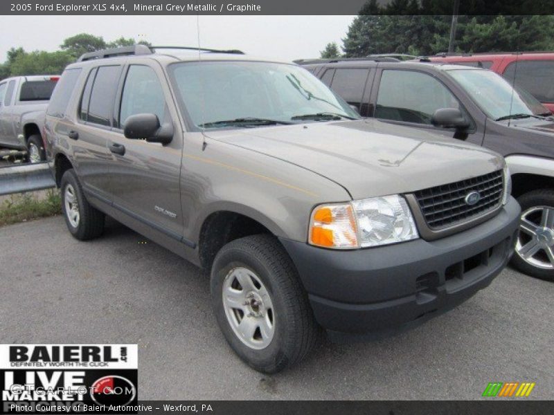 Mineral Grey Metallic / Graphite 2005 Ford Explorer XLS 4x4