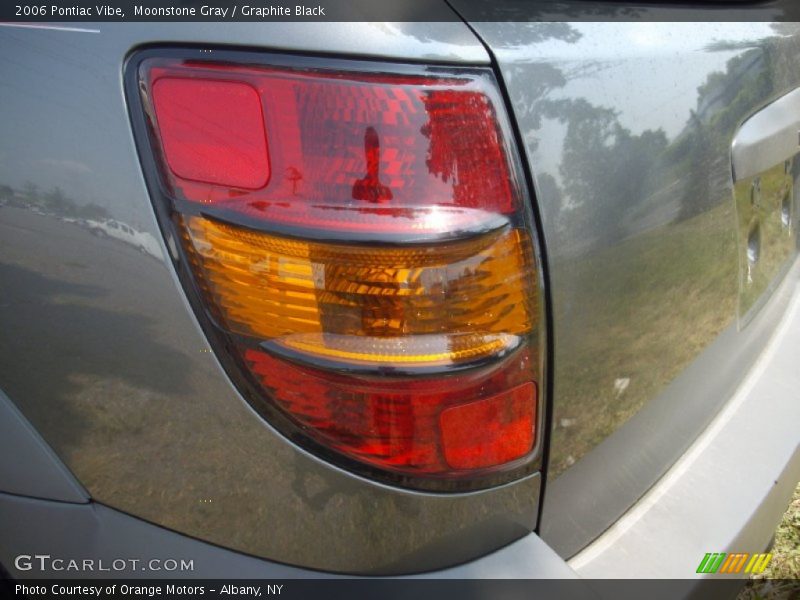 Moonstone Gray / Graphite Black 2006 Pontiac Vibe