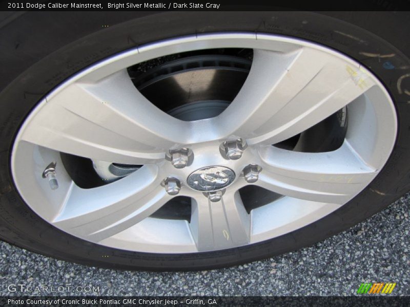 Bright Silver Metallic / Dark Slate Gray 2011 Dodge Caliber Mainstreet