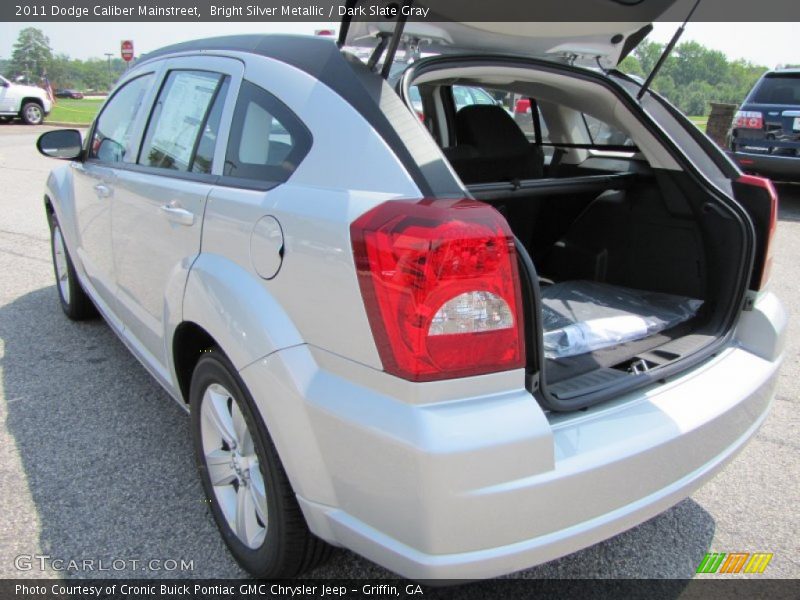 Bright Silver Metallic / Dark Slate Gray 2011 Dodge Caliber Mainstreet