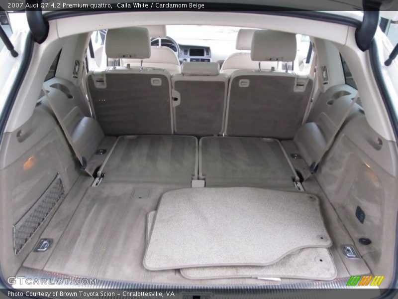  2007 Q7 4.2 Premium quattro Trunk