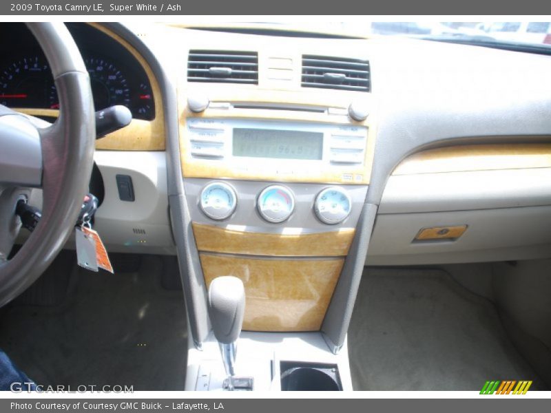 Super White / Ash 2009 Toyota Camry LE