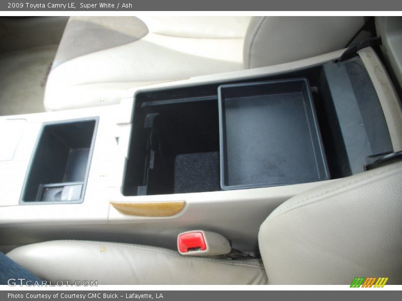 Super White / Ash 2009 Toyota Camry LE