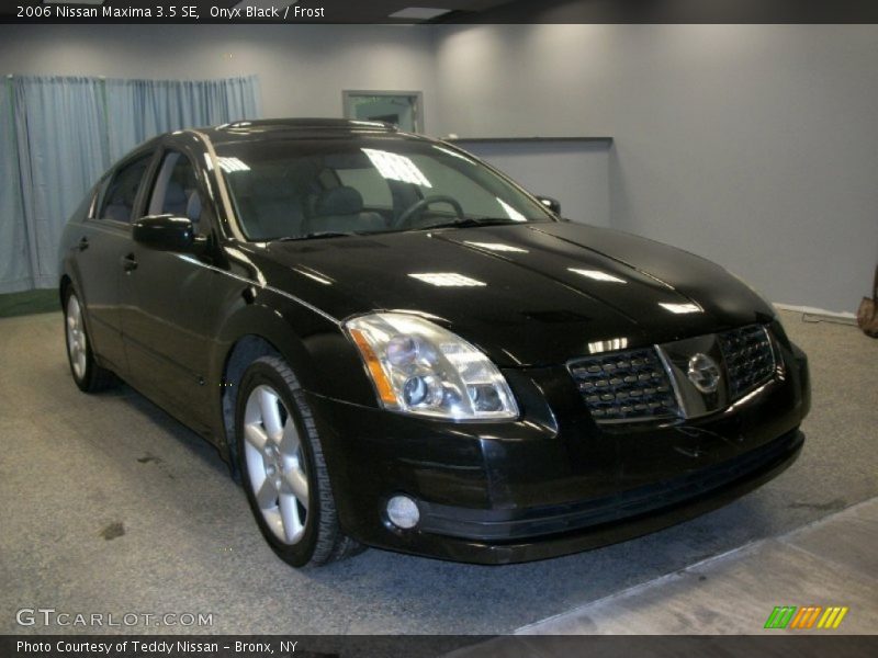 Onyx Black / Frost 2006 Nissan Maxima 3.5 SE