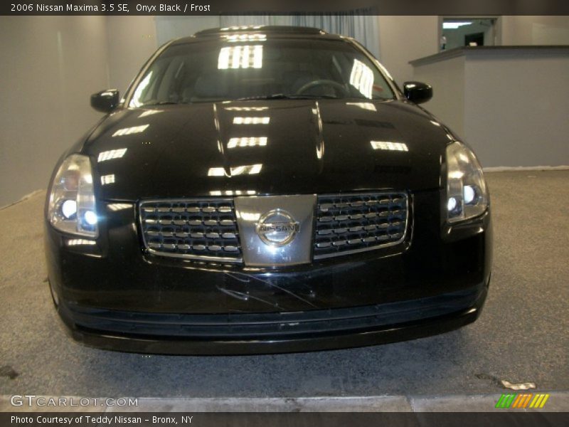 Onyx Black / Frost 2006 Nissan Maxima 3.5 SE