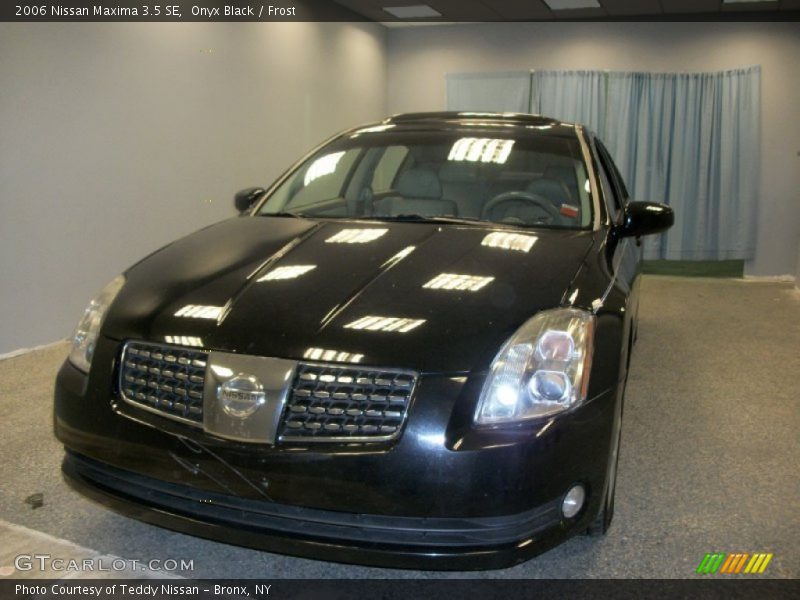 Onyx Black / Frost 2006 Nissan Maxima 3.5 SE