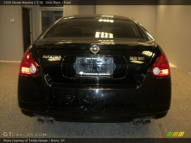 Onyx Black / Frost 2006 Nissan Maxima 3.5 SE