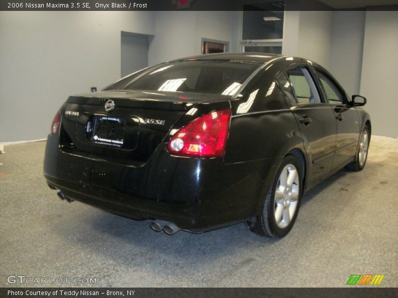 Onyx Black / Frost 2006 Nissan Maxima 3.5 SE