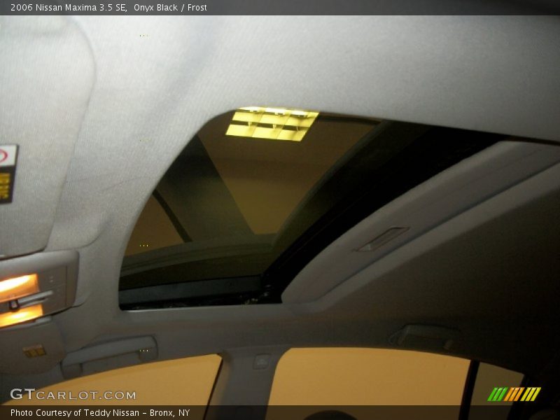 Onyx Black / Frost 2006 Nissan Maxima 3.5 SE