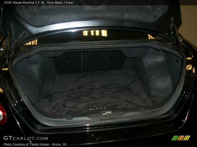 Onyx Black / Frost 2006 Nissan Maxima 3.5 SE
