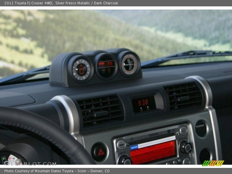 Silver Fresco Metallic / Dark Charcoal 2011 Toyota FJ Cruiser 4WD