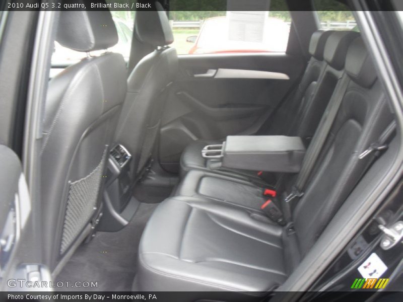 Brilliant Black / Black 2010 Audi Q5 3.2 quattro