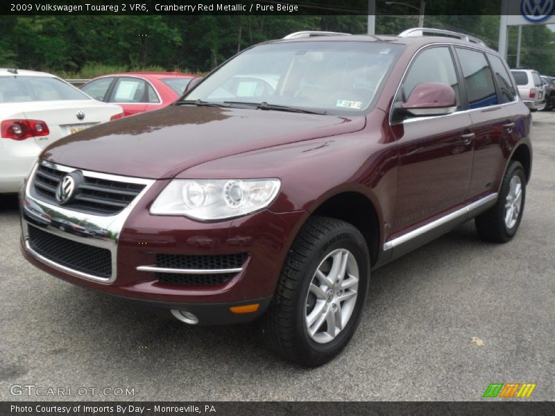 Front 3/4 View of 2009 Touareg 2 VR6