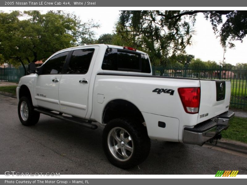 White / Steel 2005 Nissan Titan LE Crew Cab 4x4