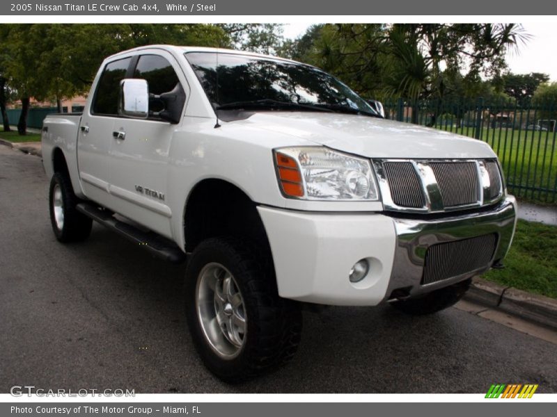 White / Steel 2005 Nissan Titan LE Crew Cab 4x4