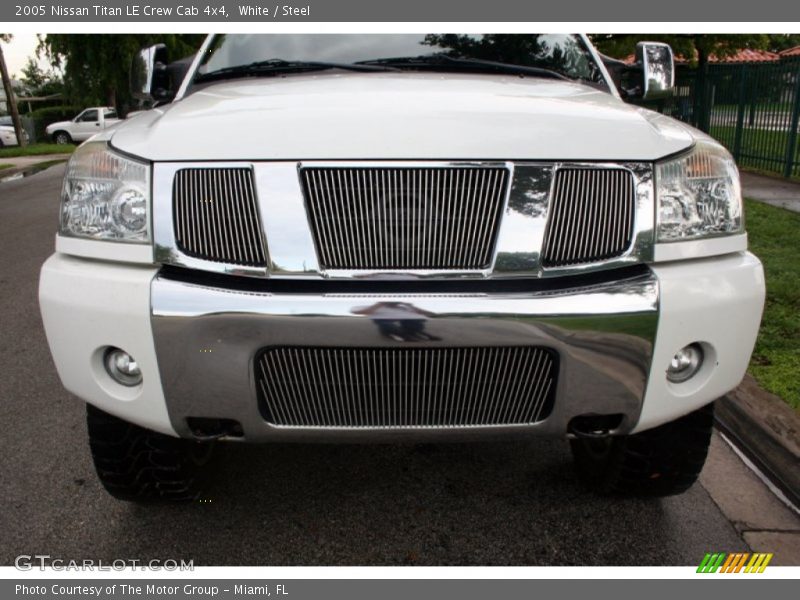 White / Steel 2005 Nissan Titan LE Crew Cab 4x4