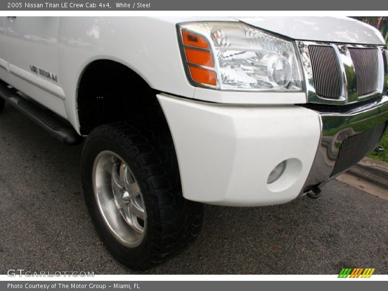 White / Steel 2005 Nissan Titan LE Crew Cab 4x4