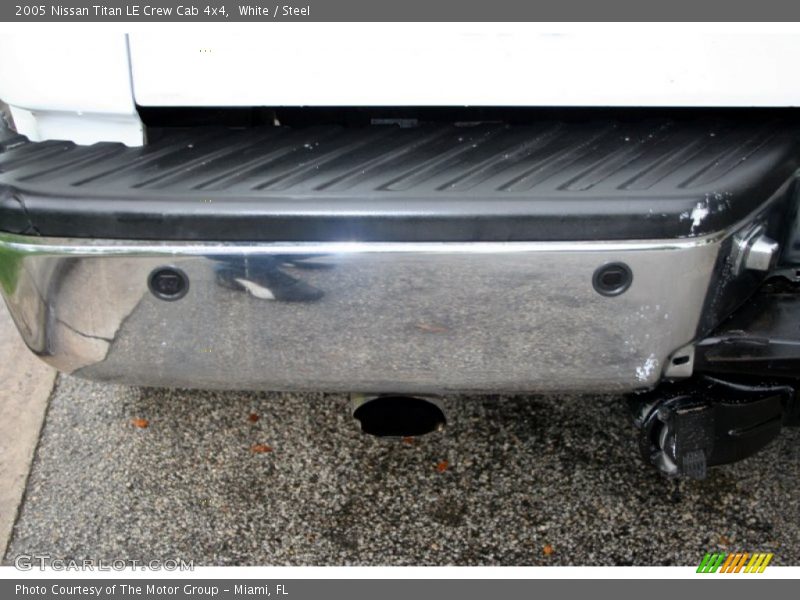 White / Steel 2005 Nissan Titan LE Crew Cab 4x4