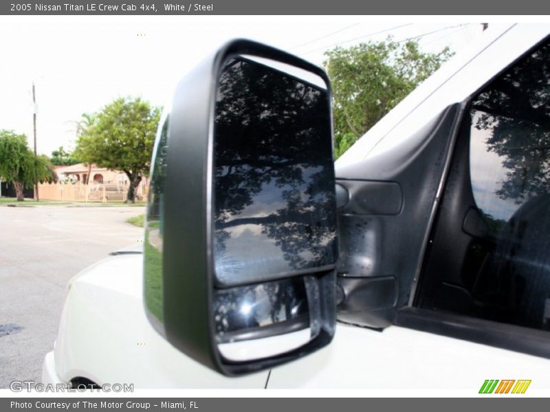 White / Steel 2005 Nissan Titan LE Crew Cab 4x4