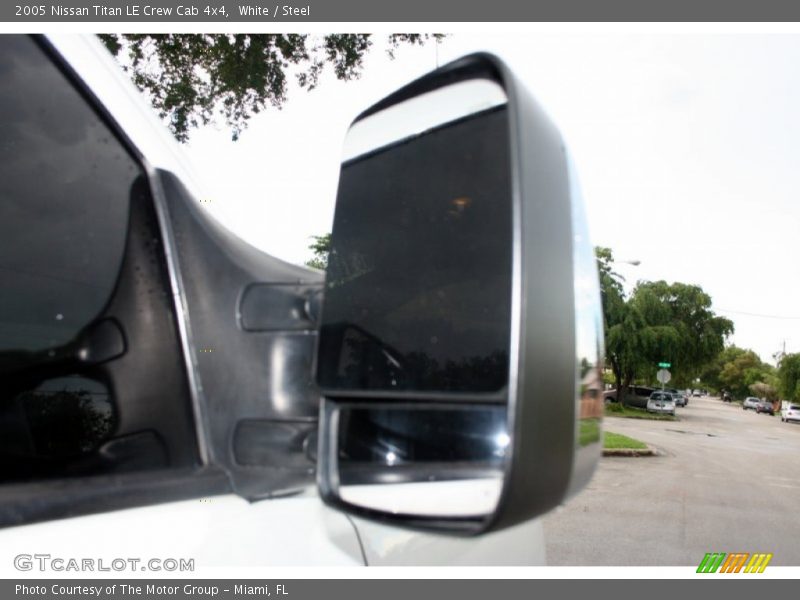 White / Steel 2005 Nissan Titan LE Crew Cab 4x4